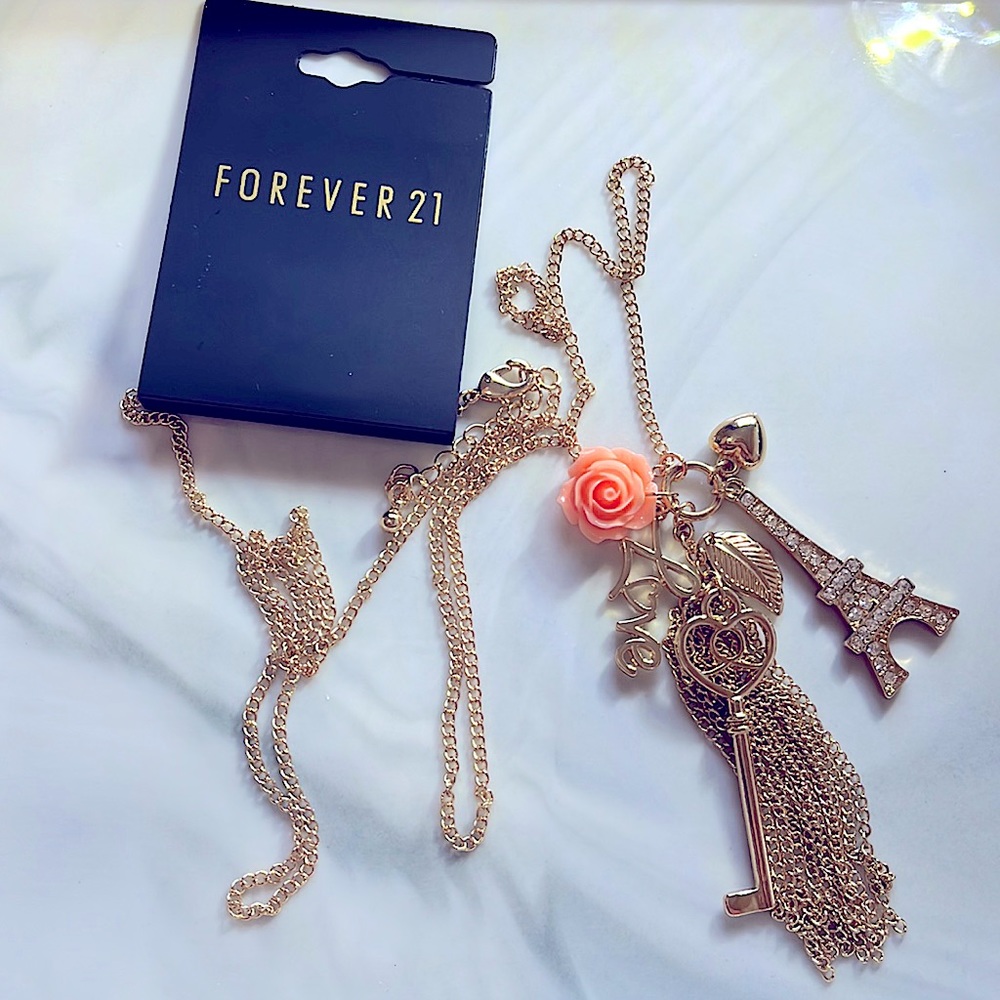 NWT Paris Gold Necklace